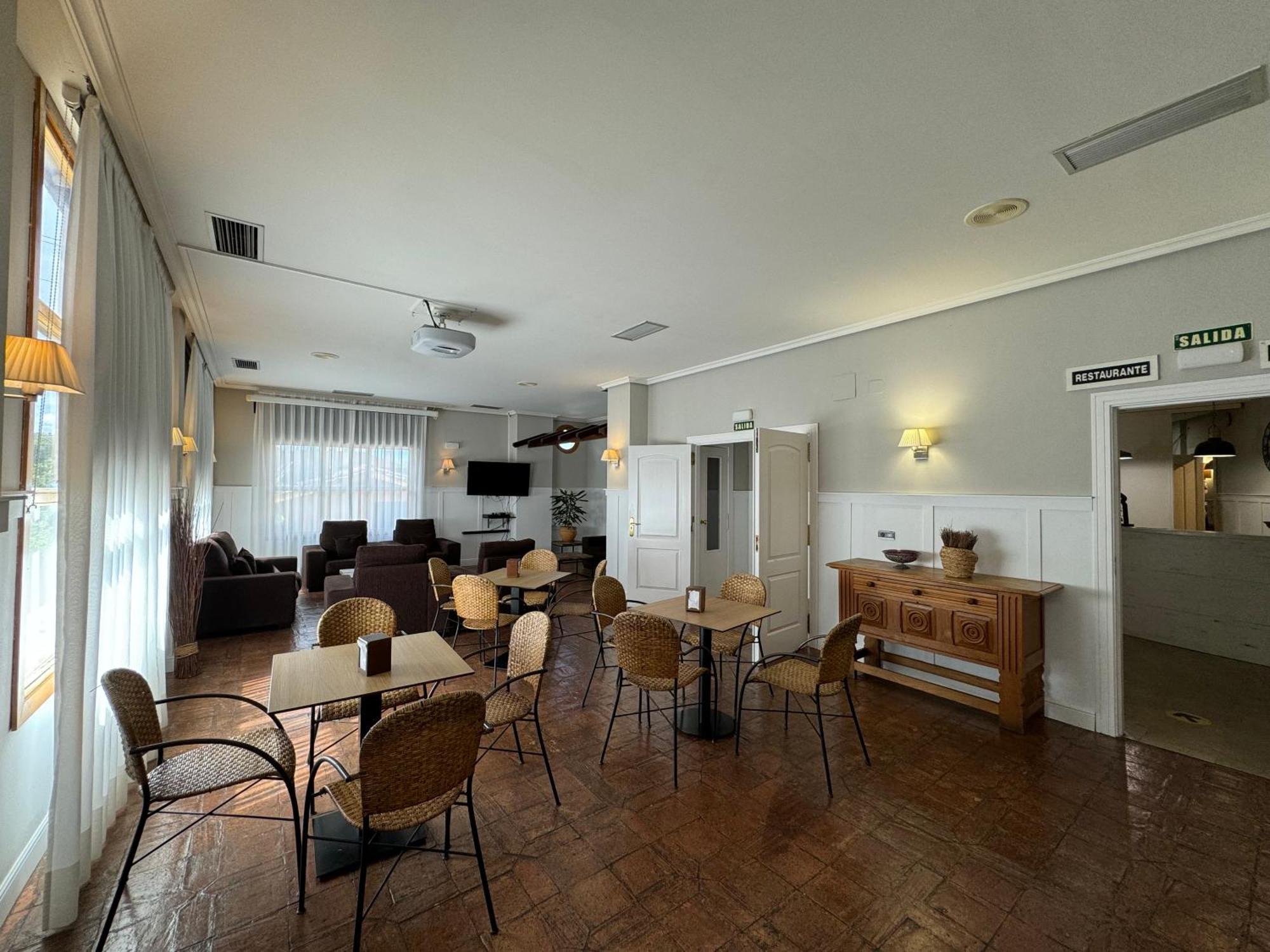 Hotel Jakue Puente la Reina Εξωτερικό φωτογραφία