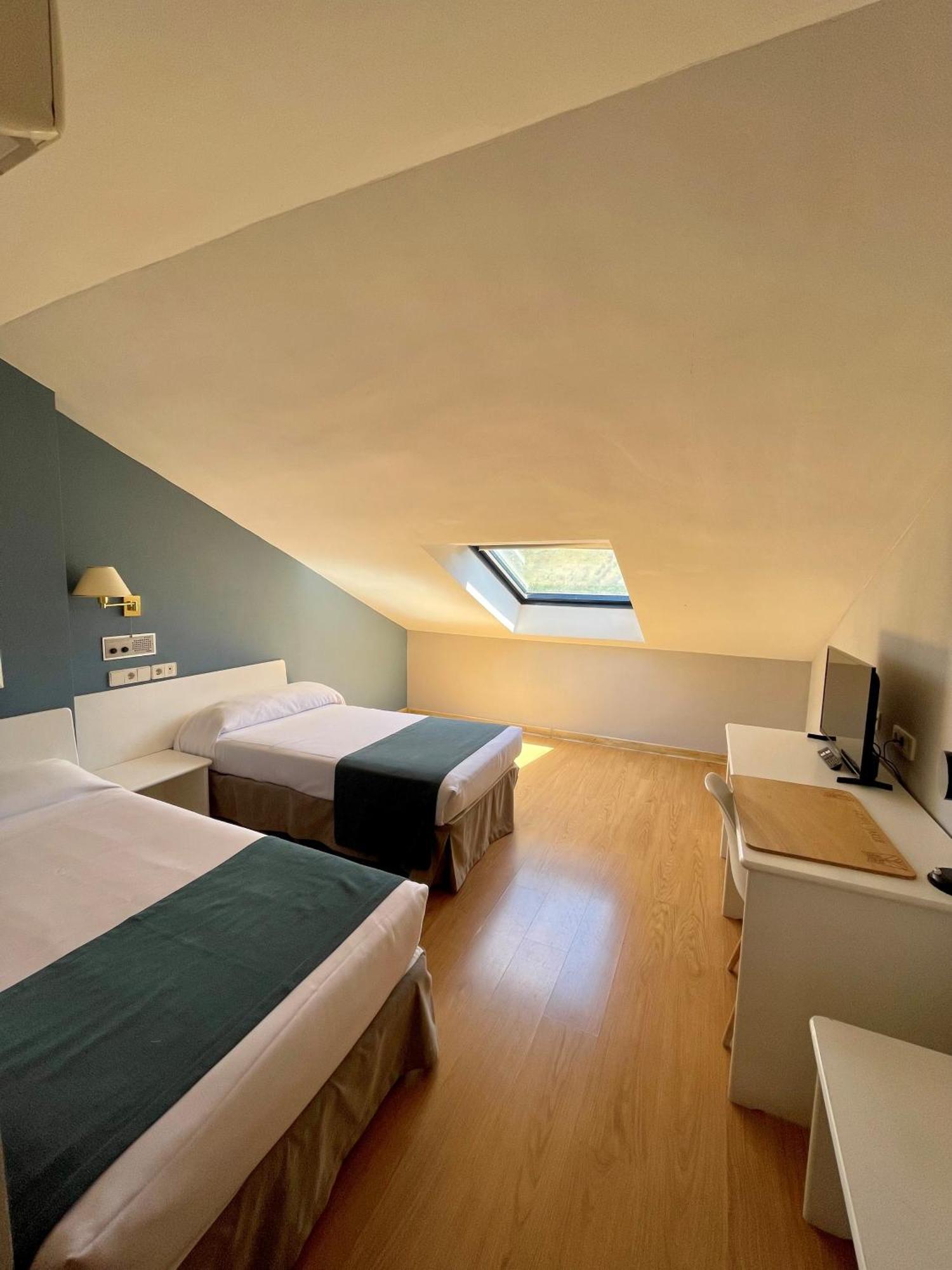 Hotel Jakue Puente la Reina Εξωτερικό φωτογραφία